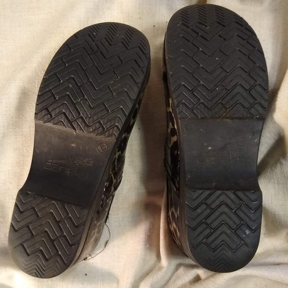 Dansko Silver Leopard Patent Leather womens clogs, size 42 - Picture 5 of 7